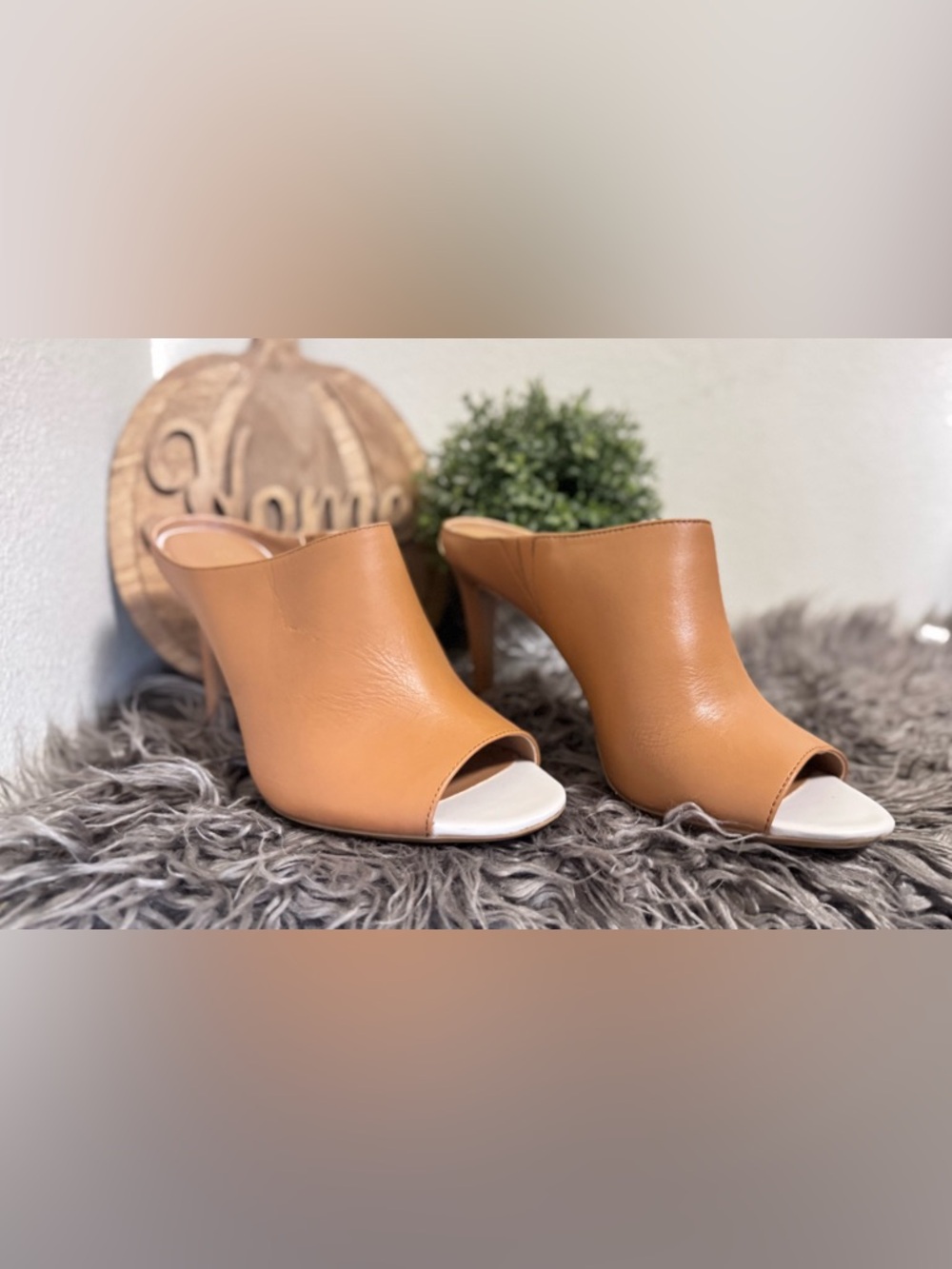 Elegant Tan Leather Mules